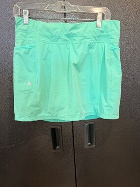 Athleta Mint Green Skort Size Medium Athletic Tennis Golf Built-In Shorts